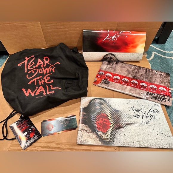 roger waters the wall live 2012 vip tour package - San Francisco Limited Edition - Picture 1 of 8